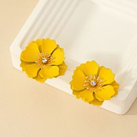 1 Pair Simple Style Flower Inlay Iron Rhinestones Ear Studs main image 3