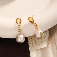 1 Pair Simple Style Round Plating Freshwater Pearl 18k Gold Plated Drop Earrings main image 1