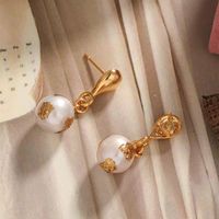 1 Pair Simple Style Round Plating Freshwater Pearl 18k Gold Plated Drop Earrings main image 7