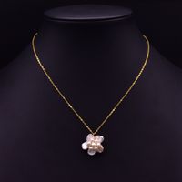 Retro Shell Copper Plating Inlay Pearl 18k Gold Plated Pendant Necklace sku image 2