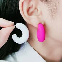 1 Pair Simple Style Solid Color Spray Paint Arylic Ear Studs main image 4