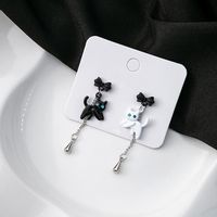 1 Pair Vintage Style Exaggerated Simple Style Cat Asymmetrical Plating Inlay Alloy Zircon Silver Plated Drop Earrings main image 1