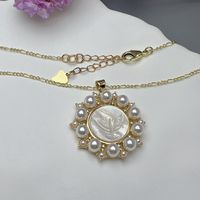 Simple Style Round Copper Inlay Pearl Pendant Necklace main image 4