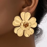 1 Pair Simple Style Flower Plating Metal Gold Plated Ear Studs main image 1