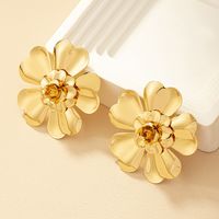 1 Paar Einfacher Stil Blume Überzug Metall Vergoldet Ohrstecker main image 3