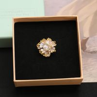Elegant Retro Flower Alloy Plating Inlay Freshwater Pearl Women's Brooches 1 Piece sku image 7