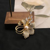 Elegant Retro Flower Alloy Plating Inlay Freshwater Pearl Women's Brooches 1 Piece sku image 24