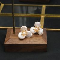 1 Pair Elegant Sweet Flower Plating Inlay Copper Pearl 18k Gold Plated Ear Studs sku image 1