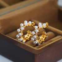 1 Pair Elegant Luxurious Baroque Style C Shape Plating Inlay Titanium Steel Artificial Pearls Zircon 18k Gold Plated Ear Studs main image 4