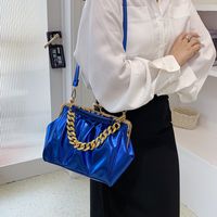 Women's Small Pu Leather Solid Color Basic Streetwear Shell Lock Clasp Shoulder Bag Crossbody Bag Dome Bag main image 2