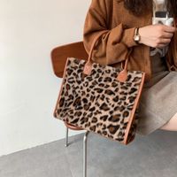 Femmes Moyen Toutes Les Saisons Peluche De Base Sac À Main main image 4