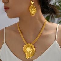 Elegant Conch Iron Plating Women's Earrings Necklace main image 5