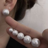 1 Pair Elegant Lady Geometric Plating Imitation Pearl Ear Studs main image 3