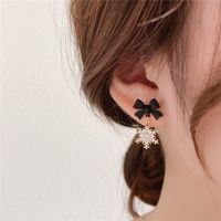 1 Pair Korean Style Bow Knot Inlay Alloy Rhinestones Drop Earrings main image 3