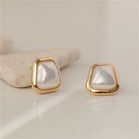 1 Pair Casual Simple Style Trapezoid Inlay Alloy Pearl Ear Studs main image 3