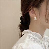 1 Pair Casual Simple Style Trapezoid Inlay Alloy Pearl Ear Studs main image 2