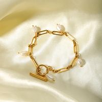 French Style Solid Color 201 Stainless Steel Freshwater Pearl 18K Gold Plated Bracelets In Bulk main image 1