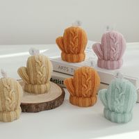 Cute Gloves Paraffin Candle main image 1