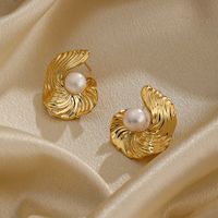 1 Pair Glam Classical Heart Shape Flower Plating Inlay Copper Freshwater Pearl 18k Gold Plated Ear Studs main image 8