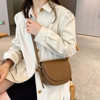 Women's Small All Seasons Pu Leather Solid Color Vintage Style Semicircle Flip Cover Shoulder Bag main image 3