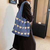 Women's All Seasons Knit Heart Shape Streetwear Square Open Shoulder Bag main image 4