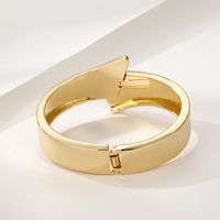 Original Design Basic Classic Style Solid Color Alloy Asymmetrical Plating Women's Bangle main image 3