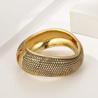 Retro Solid Color Alloy Stoving Varnish Women's Bangle main image 4