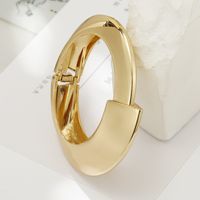 Classic Style Solid Color Alloy Plating Gold Plated Women's Bangle main image 4