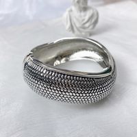 Retro Solid Color Alloy Stoving Varnish Women's Bangle sku image 1