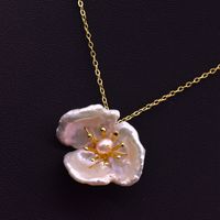 Retro Blume Kupfer Überzug Inlay Perle 18 Karat Vergoldet Halskette main image 4
