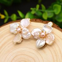 1 Pair Sweet Flower Plating Inlay Freshwater Pearl Mixed Materials Sterling Silver Pearl 18k Gold Plated Ear Studs main image 4