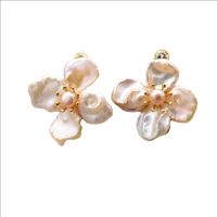 1 Pair Sweet Flower Plating Inlay Freshwater Pearl Mixed Materials Sterling Silver Pearl 18k Gold Plated Ear Studs main image 2