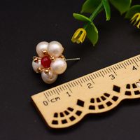 1 Pair Retro Flower Plating Freshwater Pearl 18k Gold Plated Ear Studs main image 3