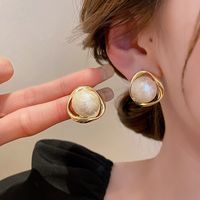 1 Pair Elegant Pearl Alloy Ear Studs main image 3