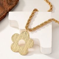 Lady Flower Alloy Plating 14k Gold Plated Women's Pendant Necklace main image 4