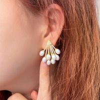 1 Pair Elegant Romantic Sweet Solid Color Plating Inlay Copper Artificial Pearls Artificial Diamond Rhodium Plated Silver Plated Ear Studs main image 9