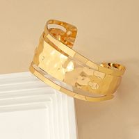 Simple Style Solid Color Alloy Ferroalloy Irregular Plating 14k Gold Plated Women's Bangle main image 4