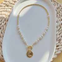 Simple Style Round Artificial Pearl Glass Beaded Women's Pendant Necklace main image 3