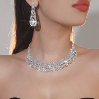 Elegante Estilo Clásico Brillante Geométrico Aleación Embutido Diamantes De Imitación Mujeres Aretes Collar sku image 15