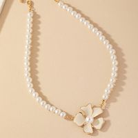 Einfacher Stil Klassischer Stil Blume Perlen Legierung Perlen Überzug 14 Karat Vergoldet Frau Halskette Mit Anhänger main image 9