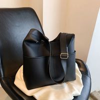 Women's All Seasons Pu Leather Solid Color Classic Style Sewing Thread Bucket Magnetic Buckle Tote Bag main image 2