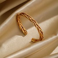 Simple Style Streetwear Solid Color Copper Twist Plating Metal 18k Gold Plated Cuff Bracelets main image 6