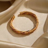 Simple Style Streetwear Solid Color Copper Twist Plating Metal 18k Gold Plated Cuff Bracelets main image 4