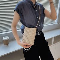 Unisex Pu Leather Solid Color Elegant Vintage Style Weave Square Magnetic Buckle Shoulder Bag main image 2