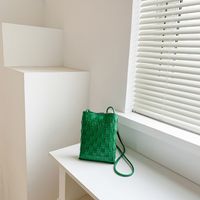 Unisex Pu Leather Solid Color Elegant Vintage Style Weave Square Magnetic Buckle Shoulder Bag sku image 5