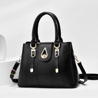 Women's Large All Seasons Pu Leather Solid Color Classic Style Square Zipper Handbag main image 6