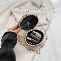 Women's Small Pu Leather Solid Color Streetwear Pearls Shell Lock Clasp Handbag Crossbody Bag main image 4