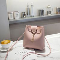 Women's Small Pu Leather Solid Color Elegant Classic Style Bucket Magnetic Buckle Flip Cover Shoulder Bag Crossbody Bag sku image 4