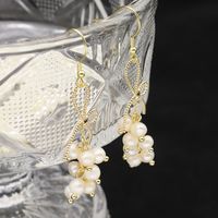 1 Paire Rétro Fleur Placage Perle D'eau Douce Matériaux Mixtes Plaqué Or 18k Boucles D'oreilles main image 1