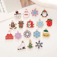 Cute Christmas Tree Alloy Enamel Plating Flakes Christmas Charms Jewelry Accessories main image 4